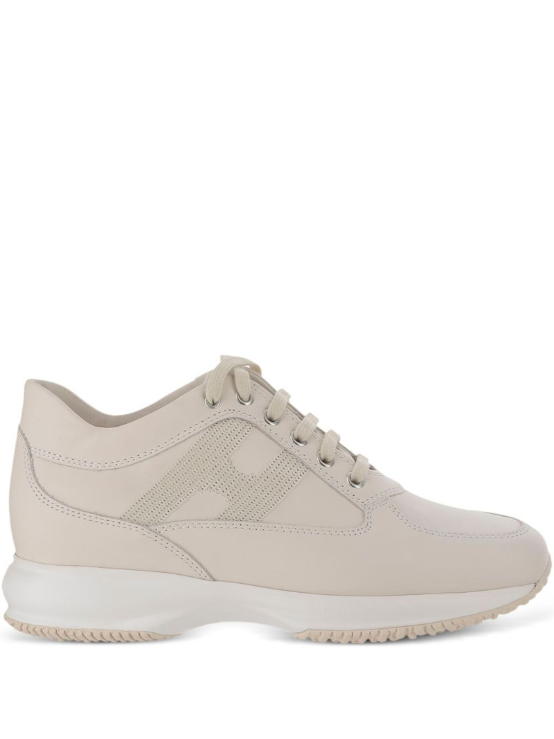 low-top sneakers 1