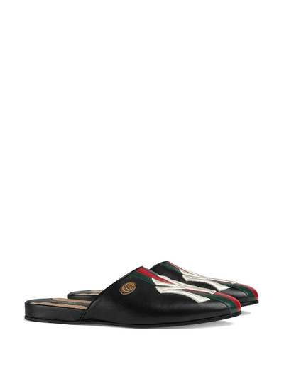 GUCCI Leather slipper with NY Yankees™ patch outlook