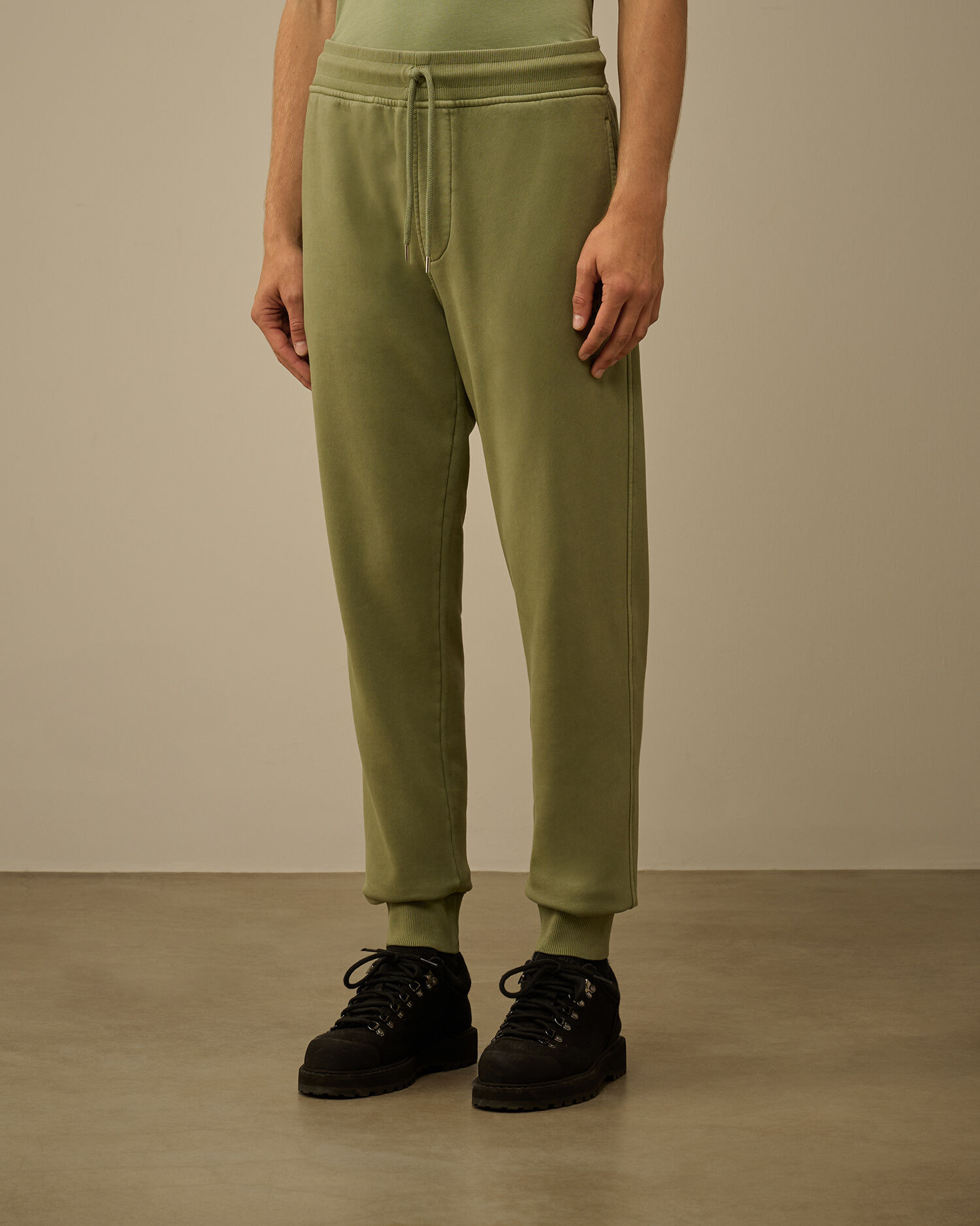 Brushed and Emerized Diagonal Fleece Logo Sweatpants - 3