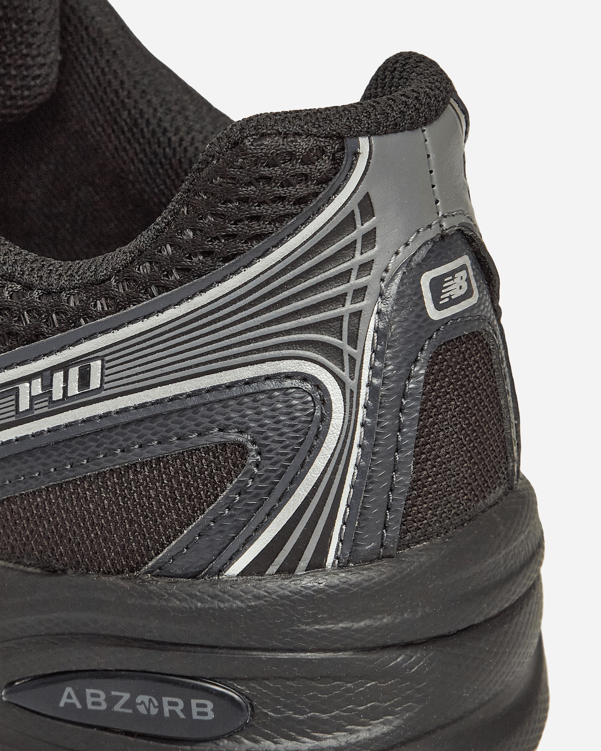 740 Sneakers Black / Silver Metallic - 6