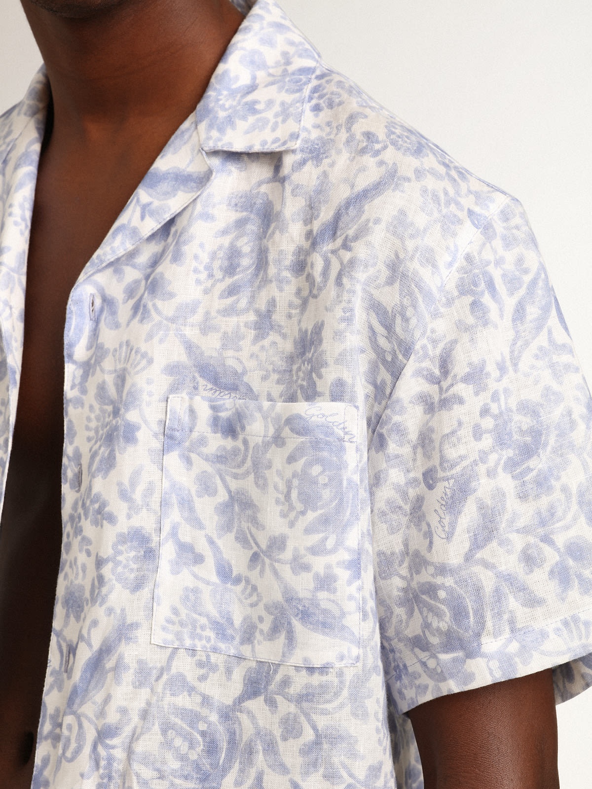 Resort Collection linen shirt with Mediterranean blue print - 5