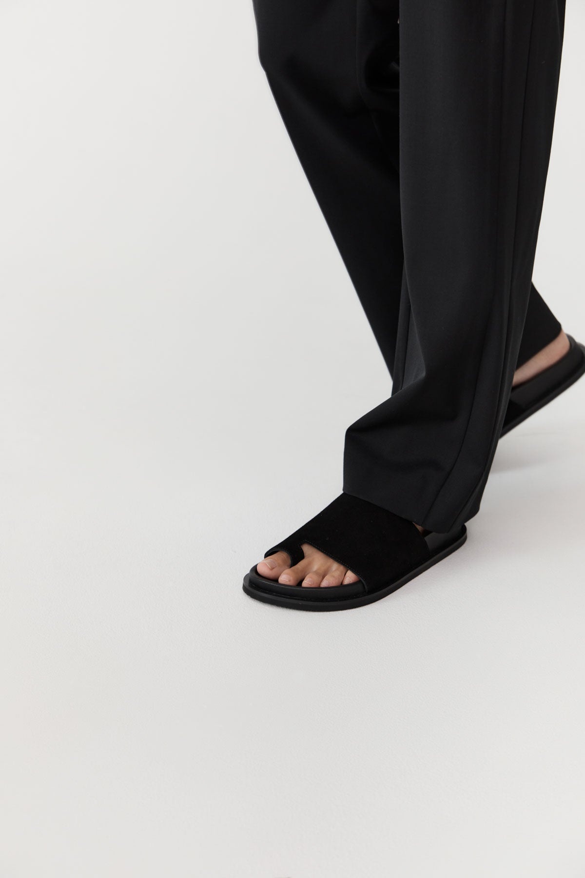 Loe Suede Slide - Black - 2