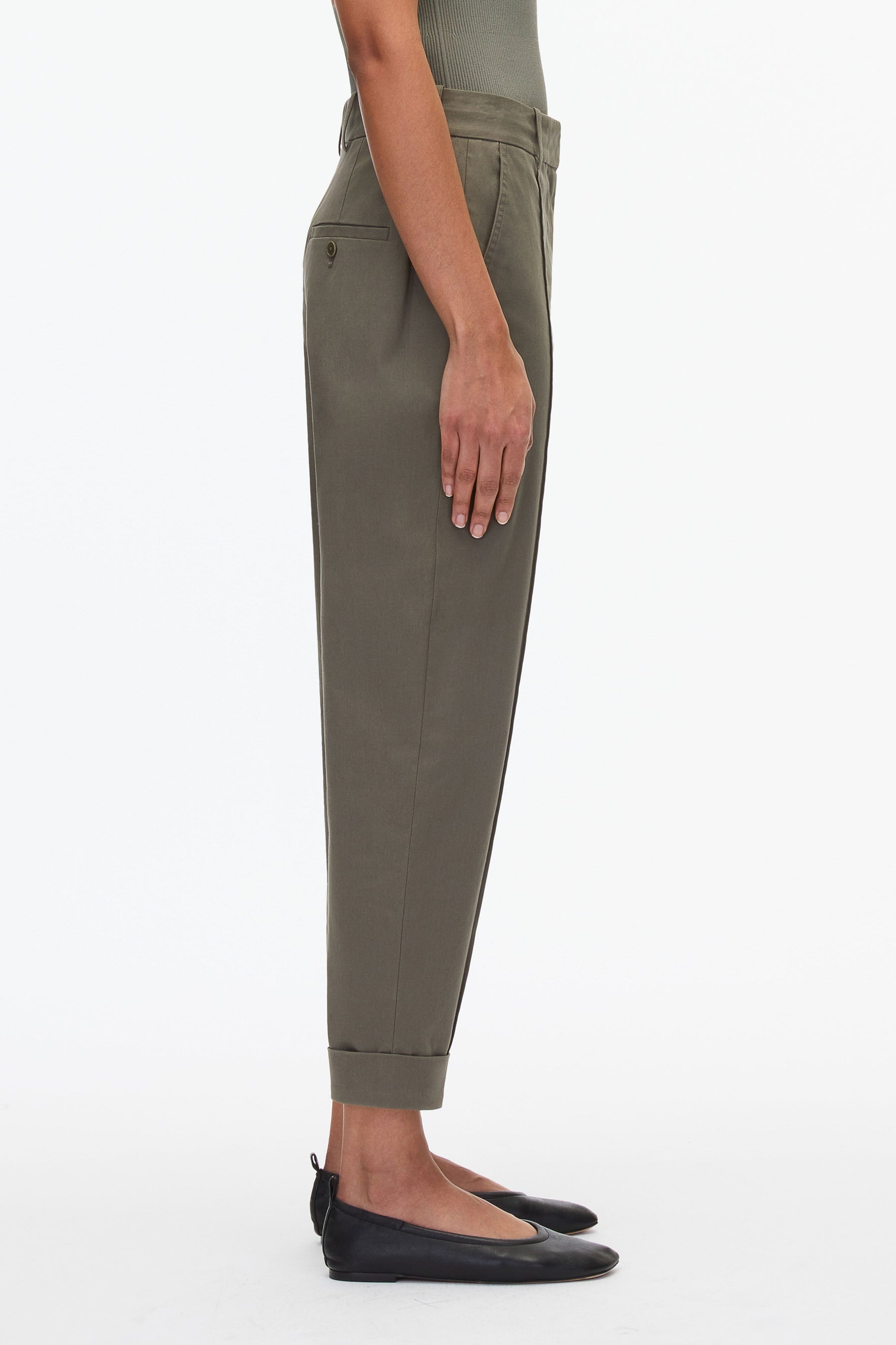Cropped Carrot Trousers - 3