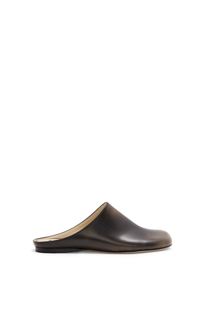 Flat mule in bi-colour brushed-off calfskin 1