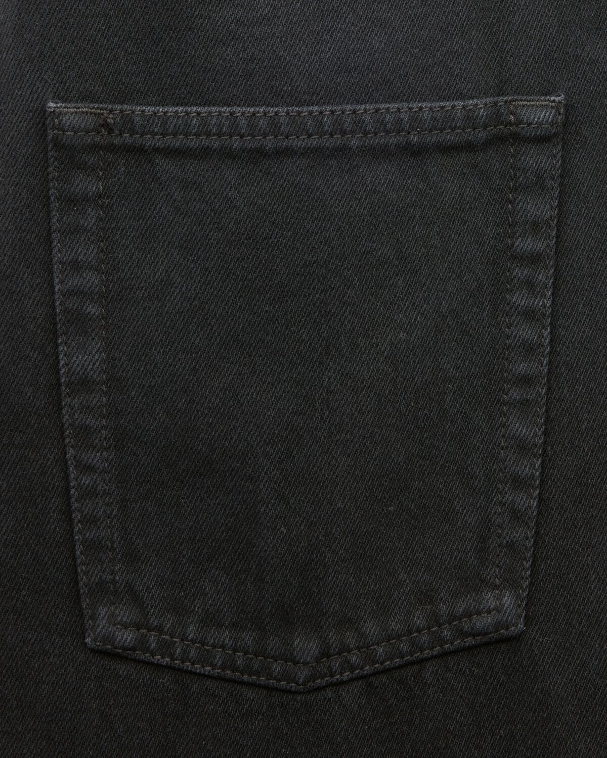 RELAXED SLIM JEANS IN CARBON BLACK DENIM - 4