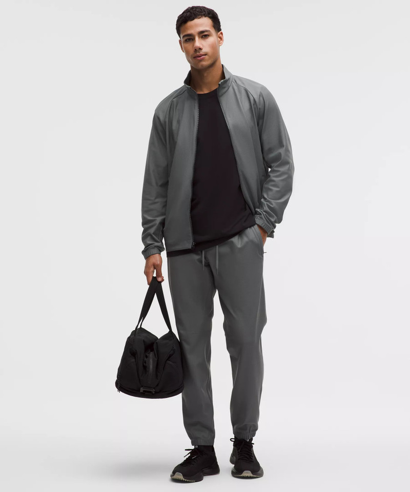 Knit-Warm-Up-Jogger-Regular 1