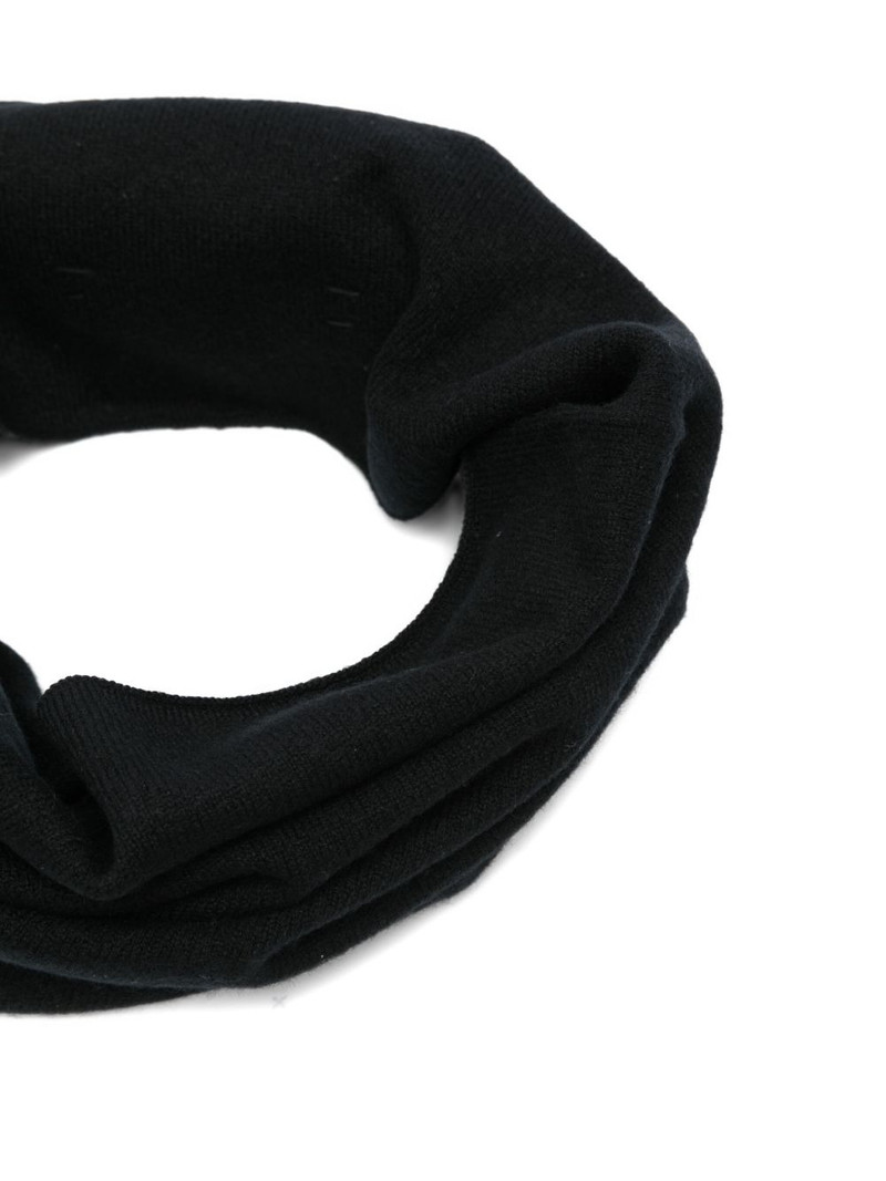 extreme cashmere knitted scarf outlook
