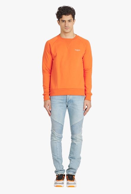 Bright orange eco-designed cotton sweatshirt with small flocked white Balmain Paris logo - 4