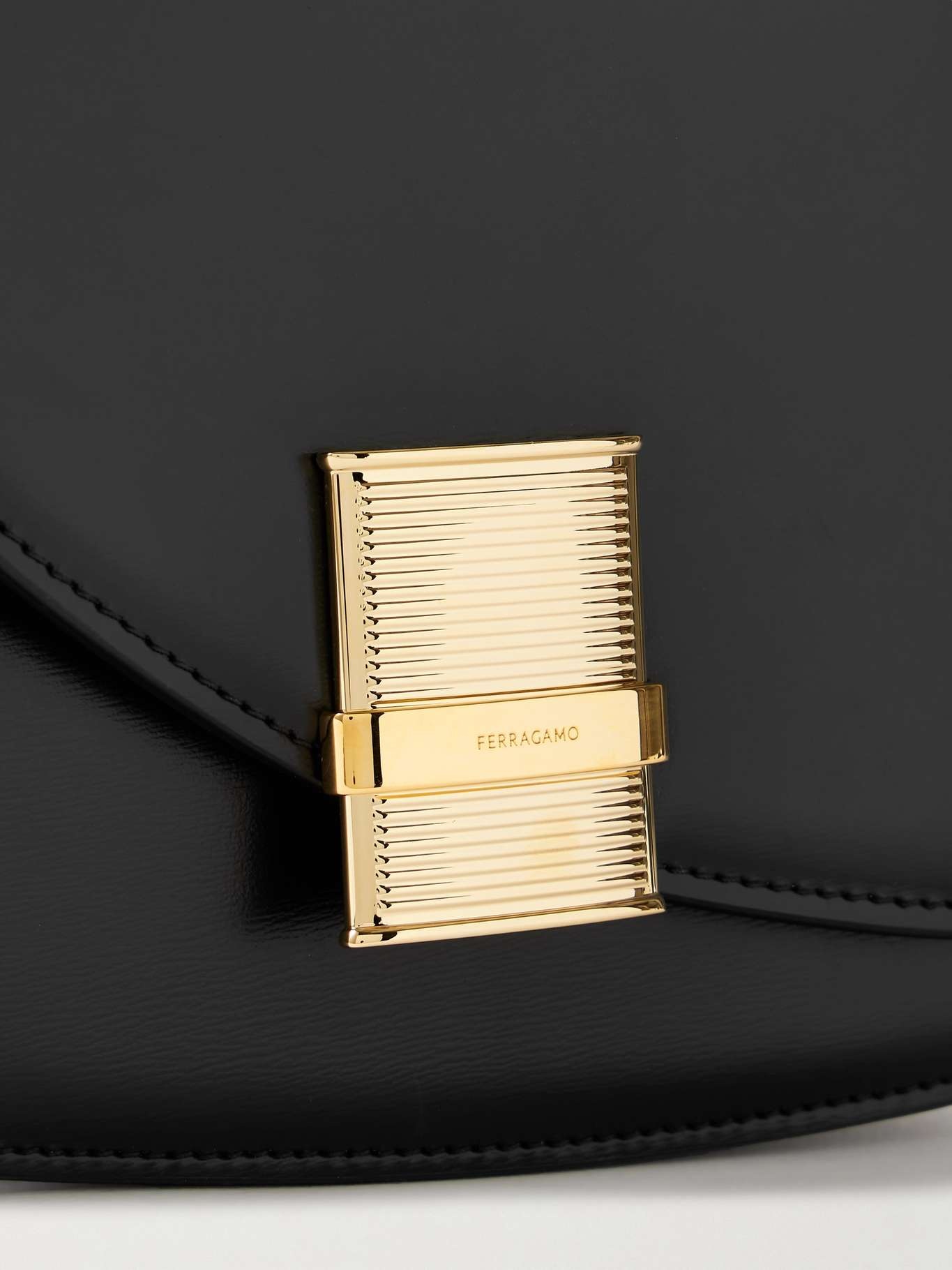 Fiamma embellished leather shoulder bag - 4