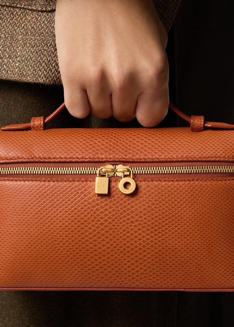 Loro Piana Extra Pocket L19 outlook