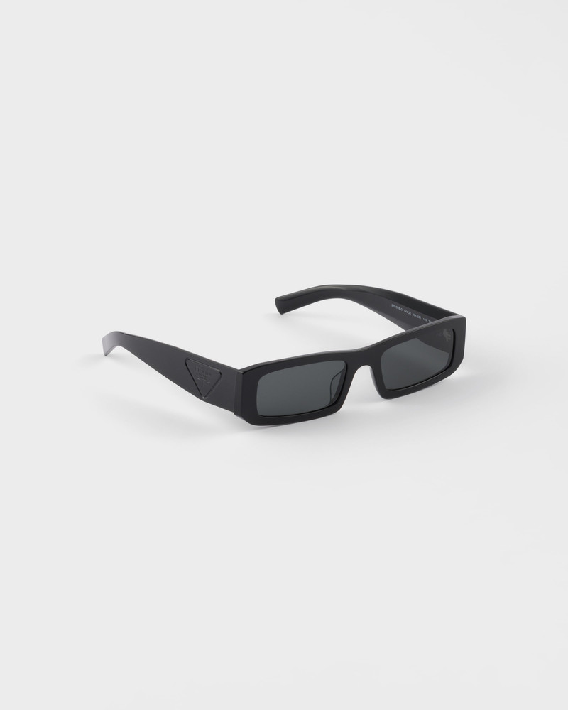 Sunglasses with triangle logo 3