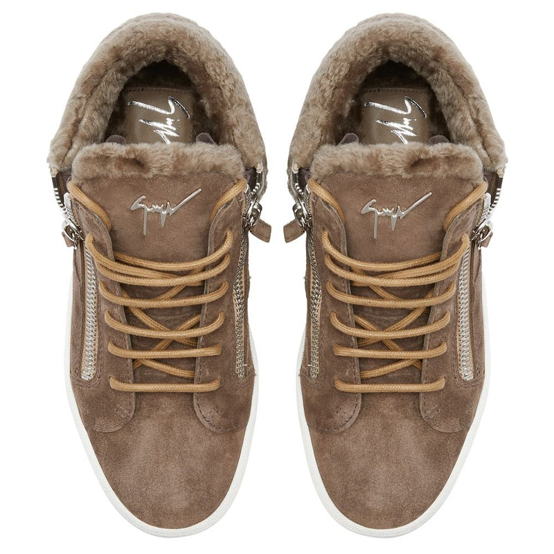 Kriss Winter 4
