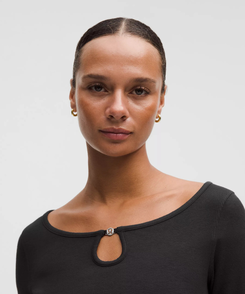 Hold Tight Keyhole Neck Long-Sleeve Shirt *Charm 4