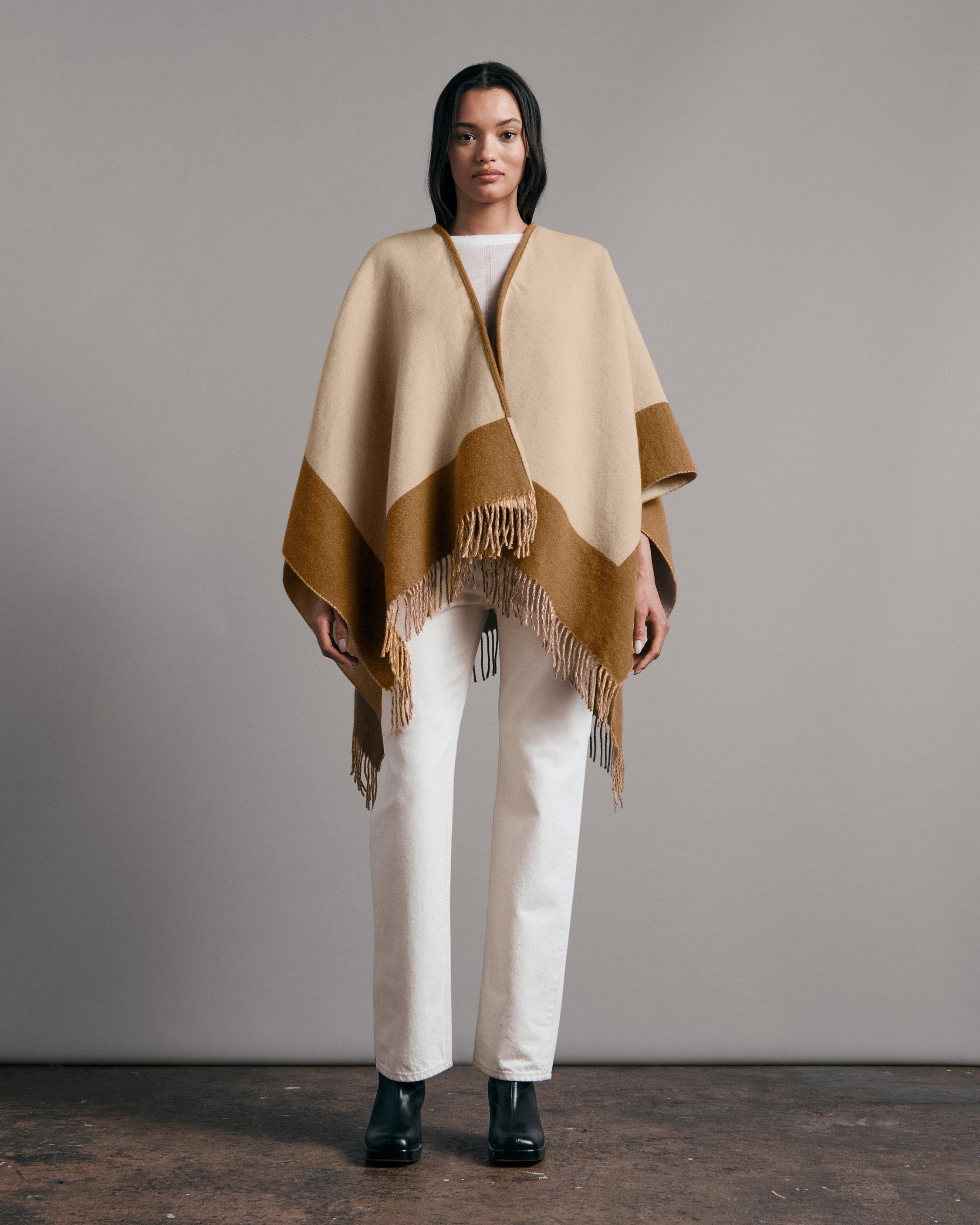 Highlands Wool Reversible Poncho
Midweight Poncho - 4