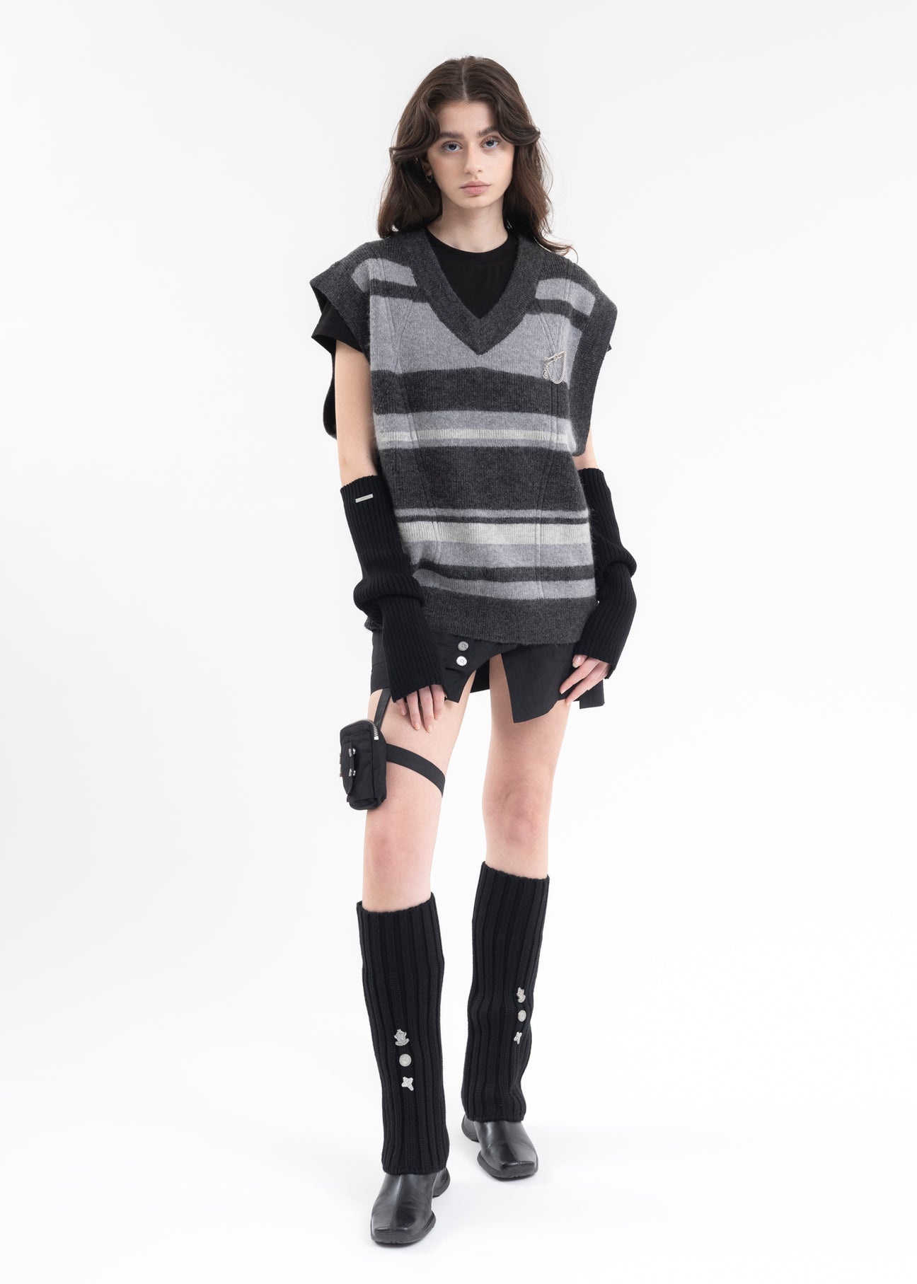 GRAY AND BLACK HOLLOW OUT V-NECK KNIT VEST - 5