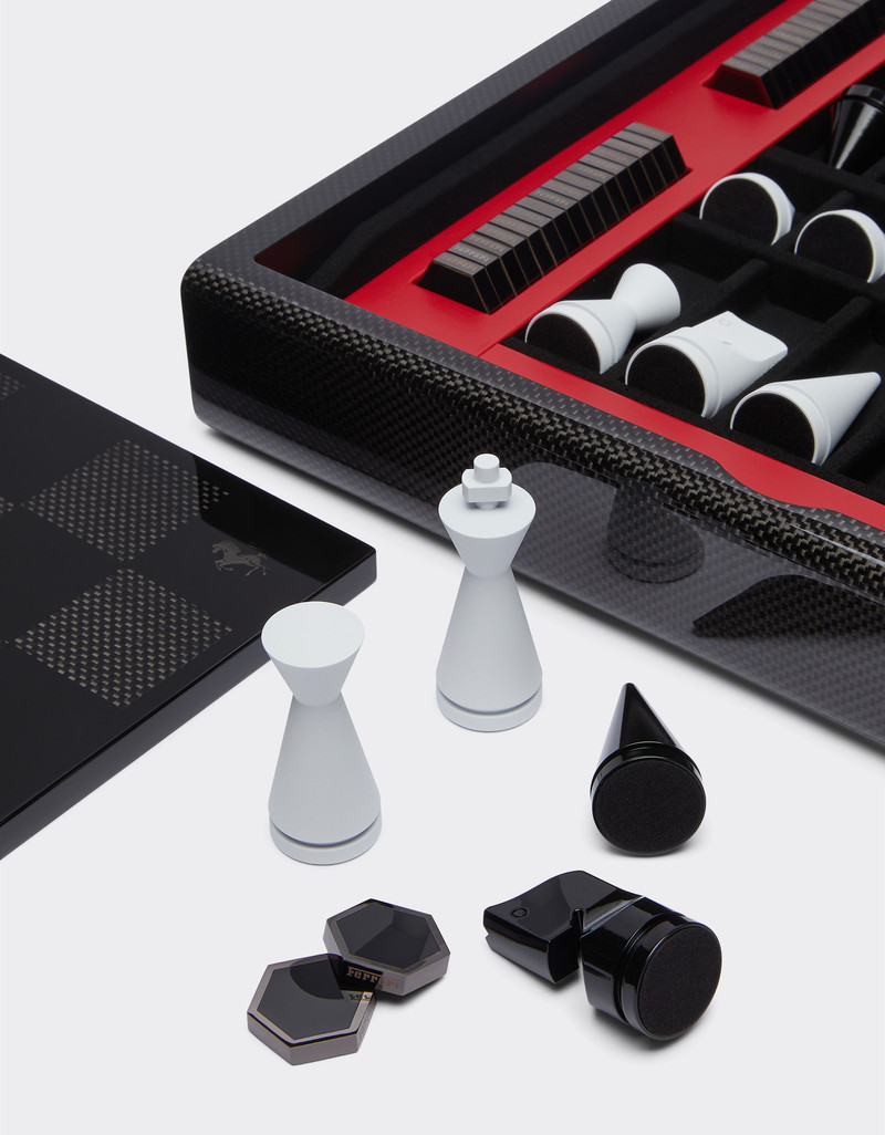Chessboard in wood and carbon fibre 4