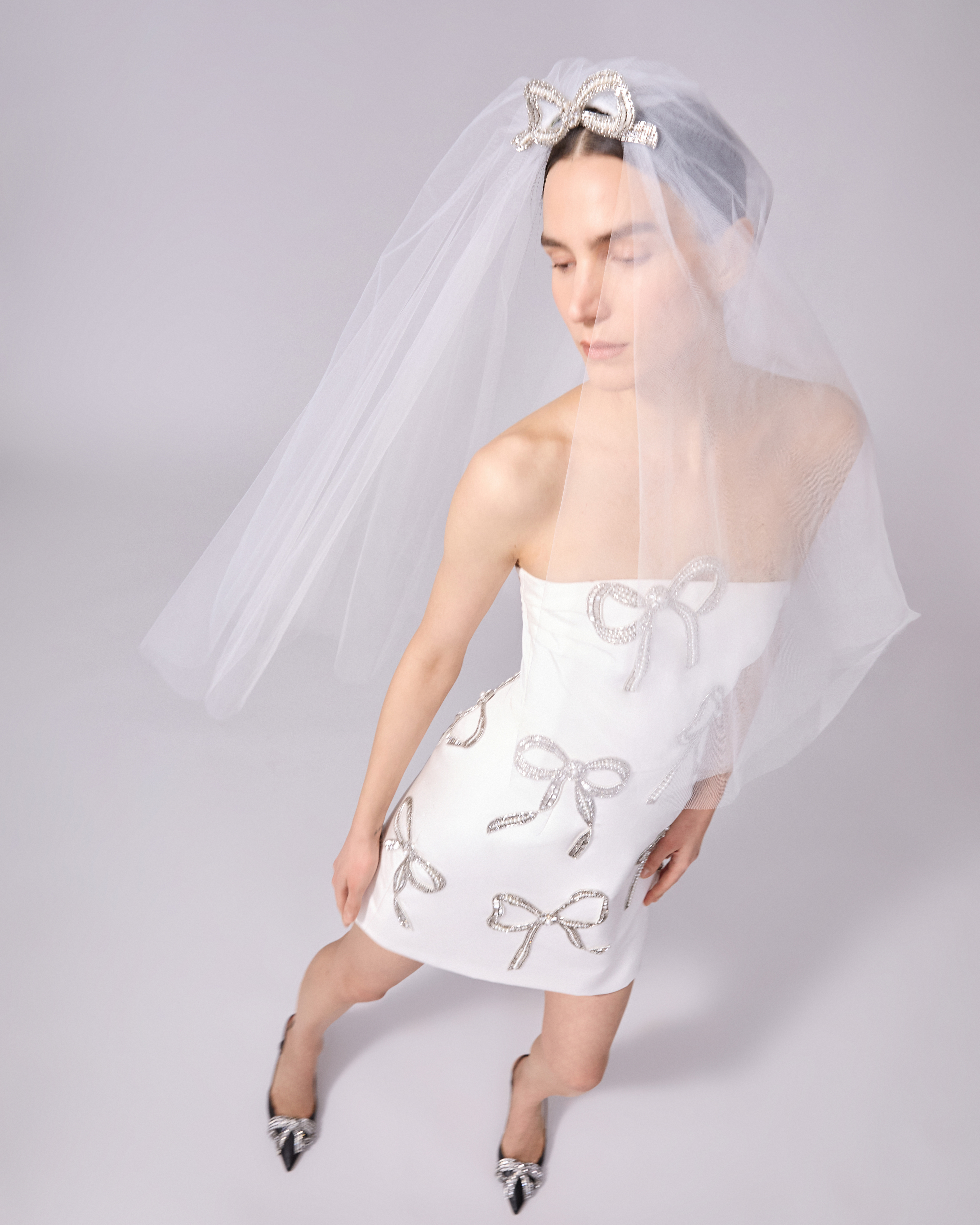 Embroidered Bow Tiara and Veil - 4