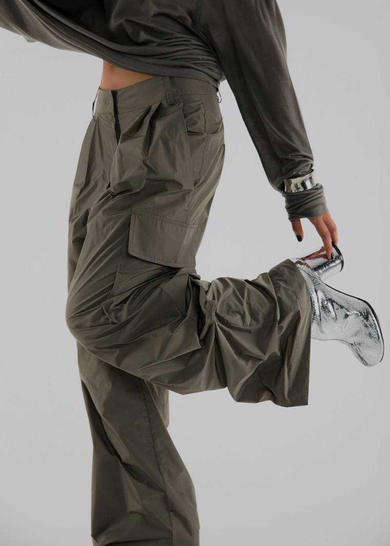 Koa Cargo Pants - Khaki 9