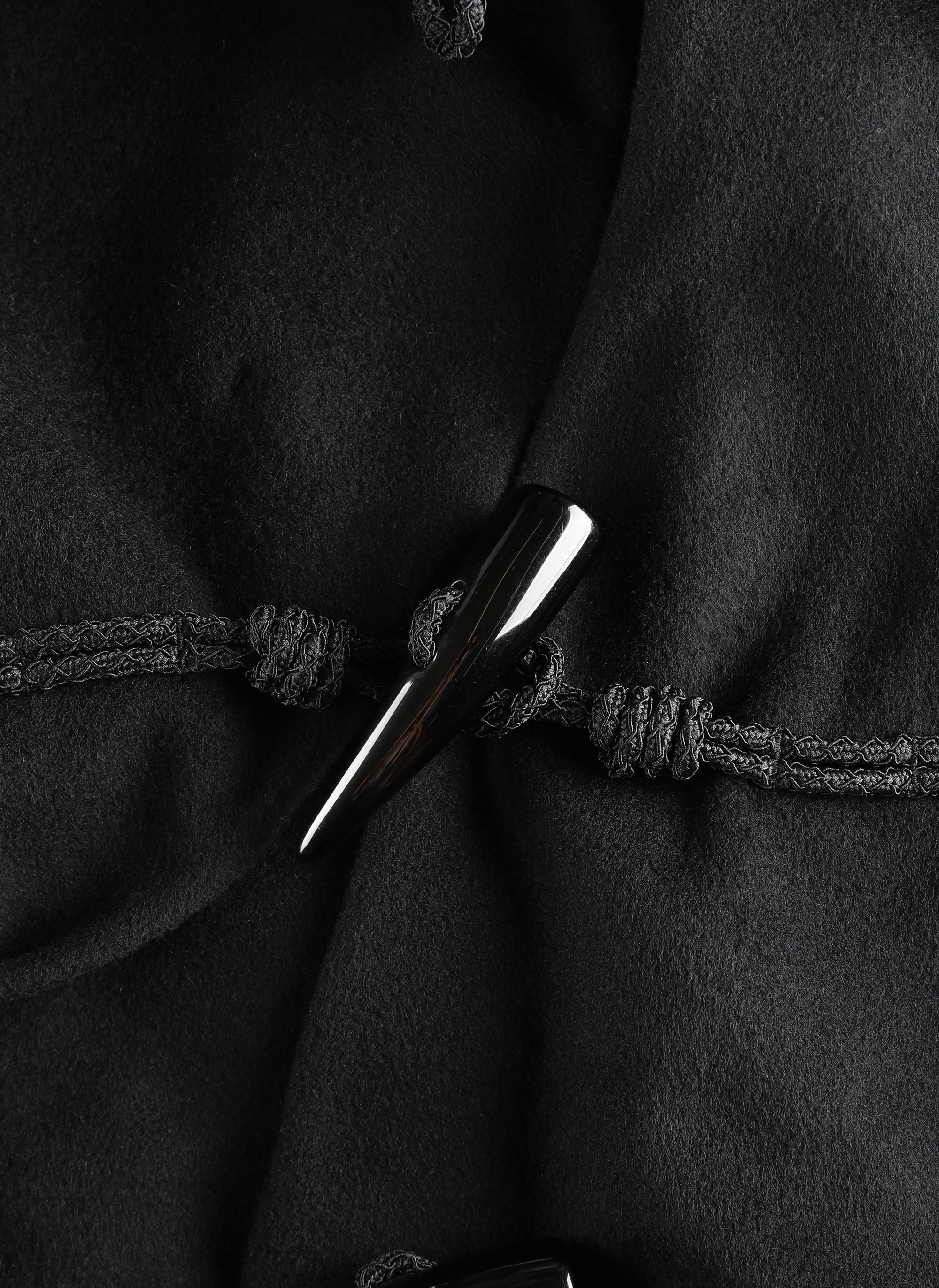 7.0 COAT CENTER (BLACK) - 6