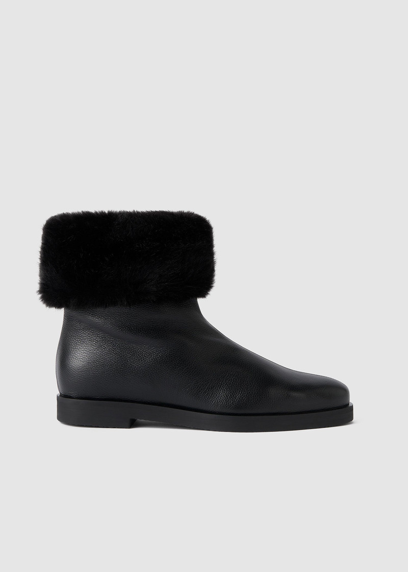 The Off-Duty Boot black 8
