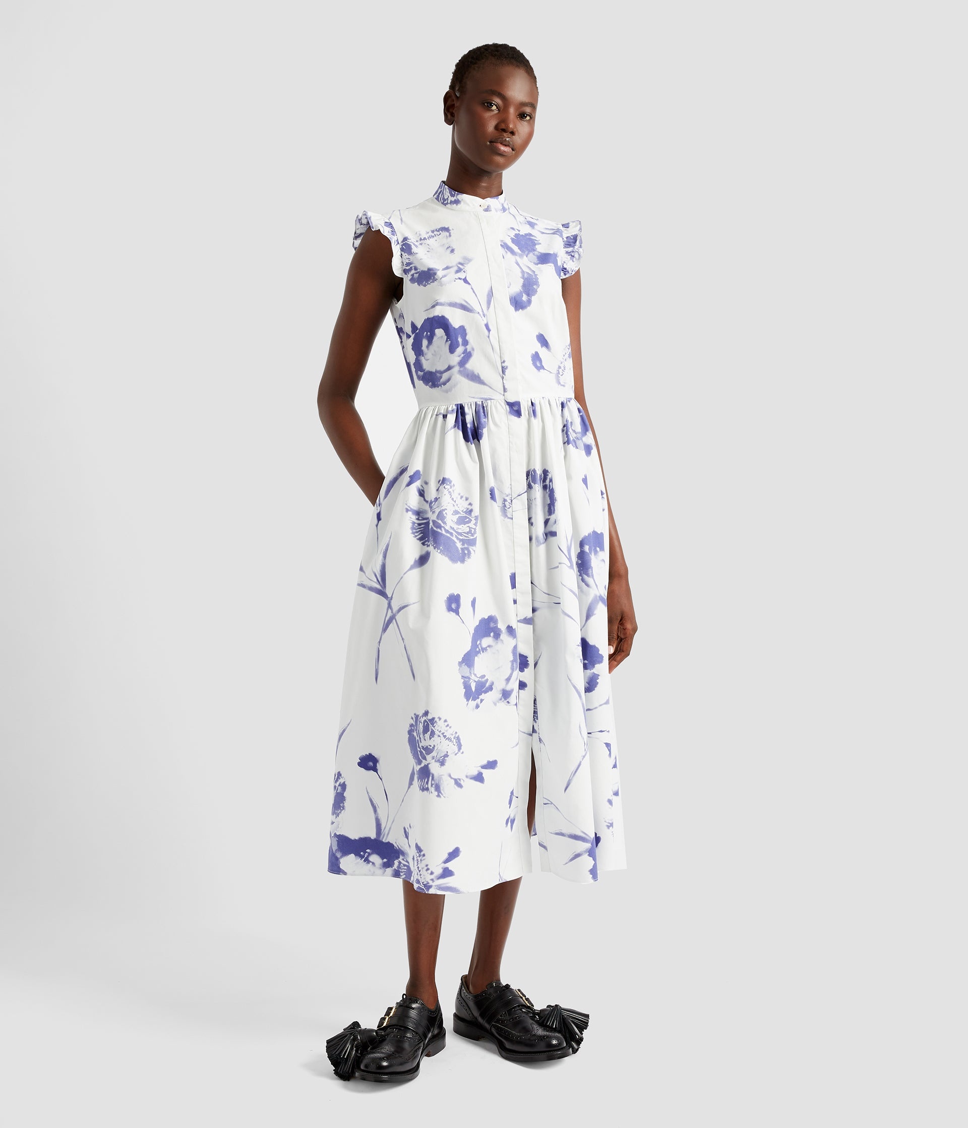 SLEEVELESS FLARED MIDI DRESS - 4