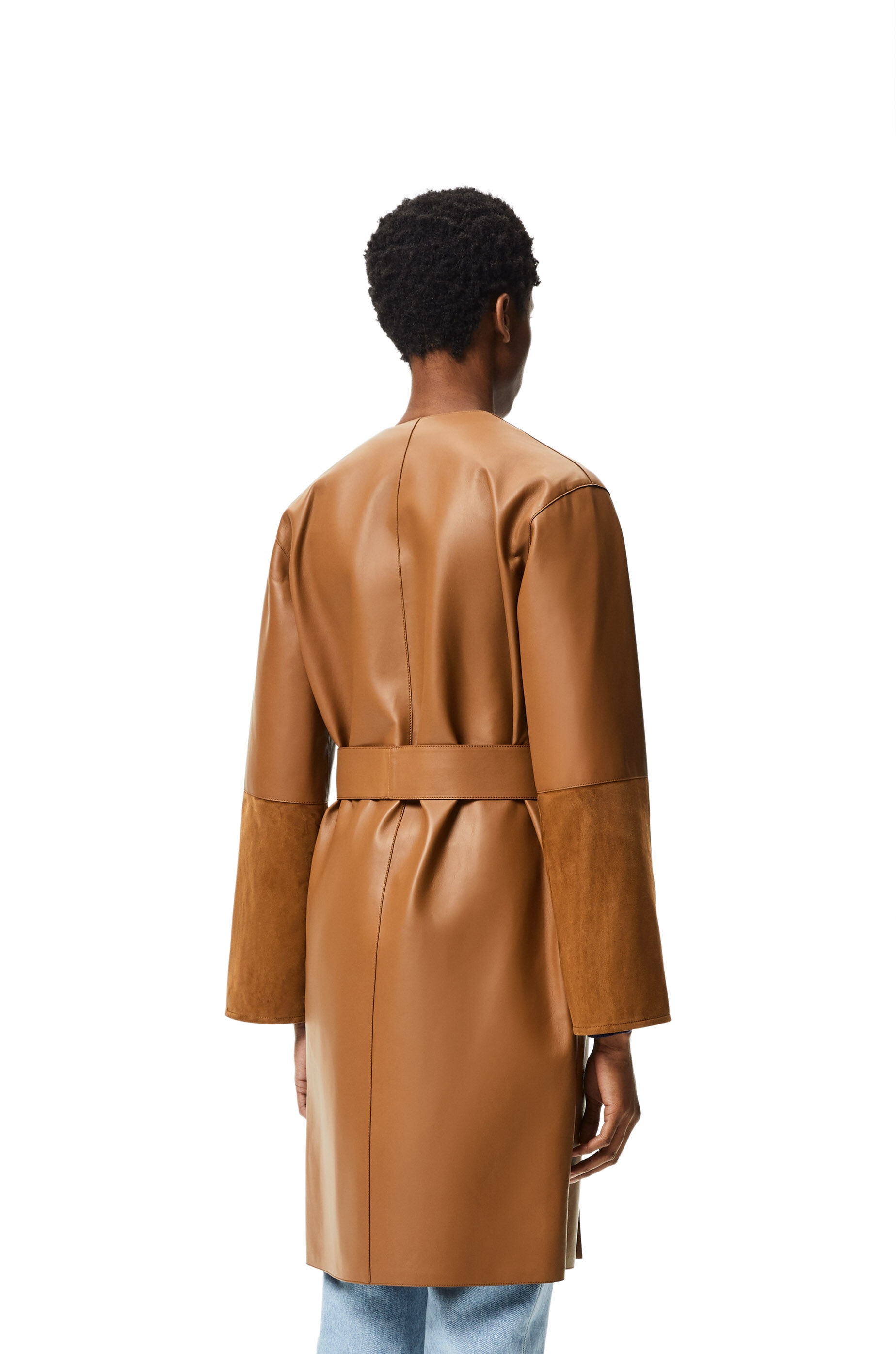 Collarless short belted coat in nappa and suede - 4