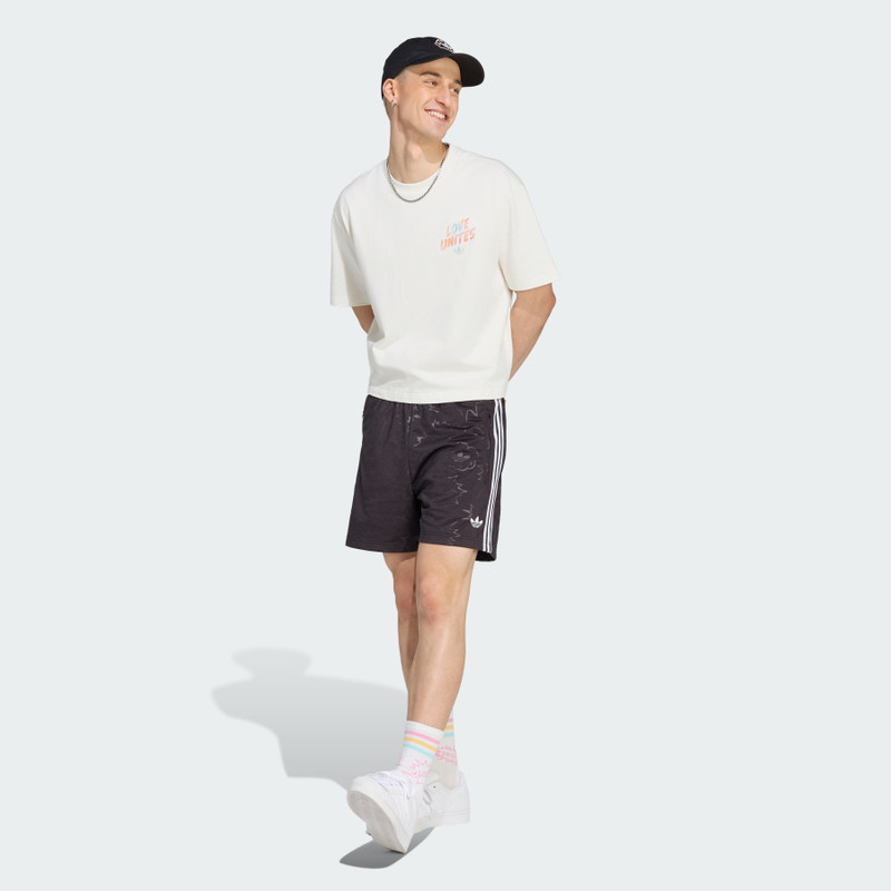 LOVE UNITES GRAPHIC TEE 7
