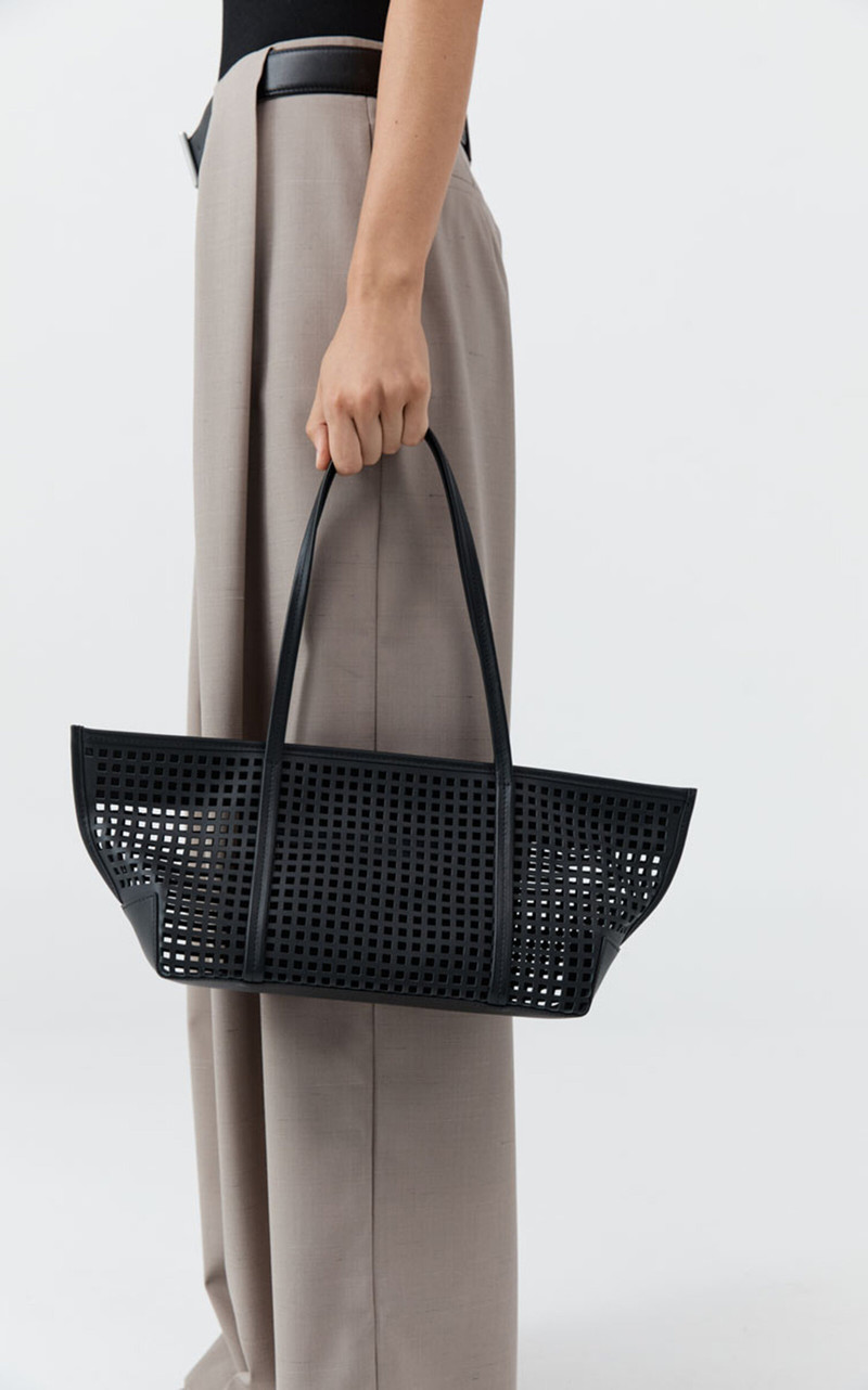 ST. AGNI Perforated Slim Bateau Tote black outlook