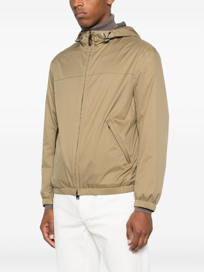 zip-fastening jacket 3