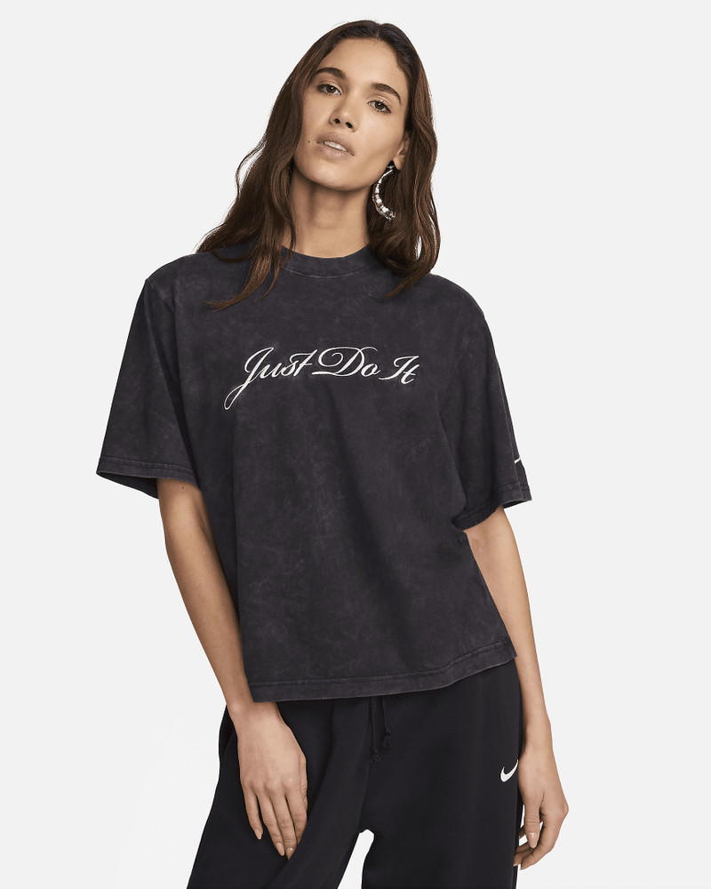 Nike Sportswear Women's T-Shirt - 1
