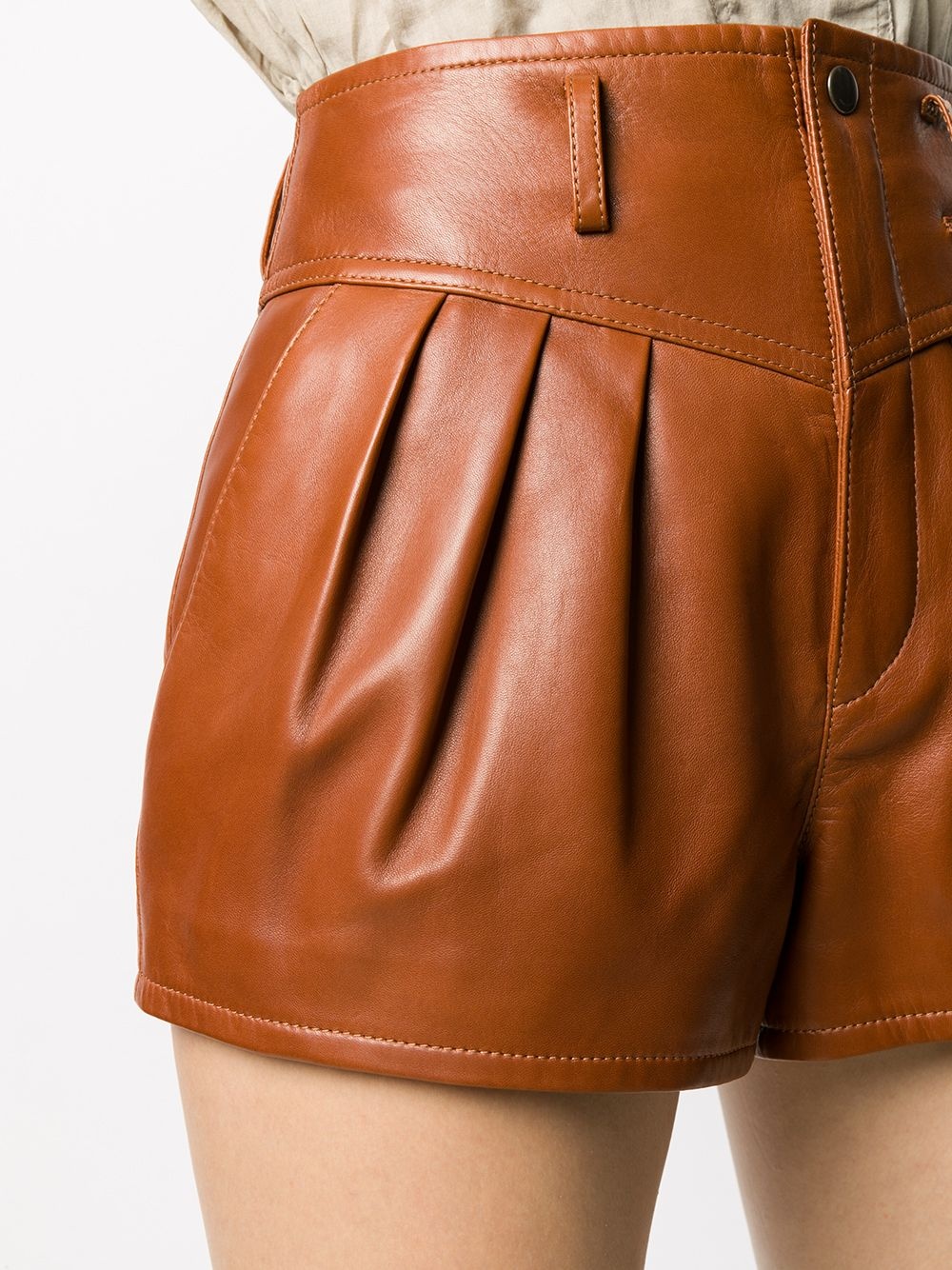 high-rise pleated leather shorts - 5