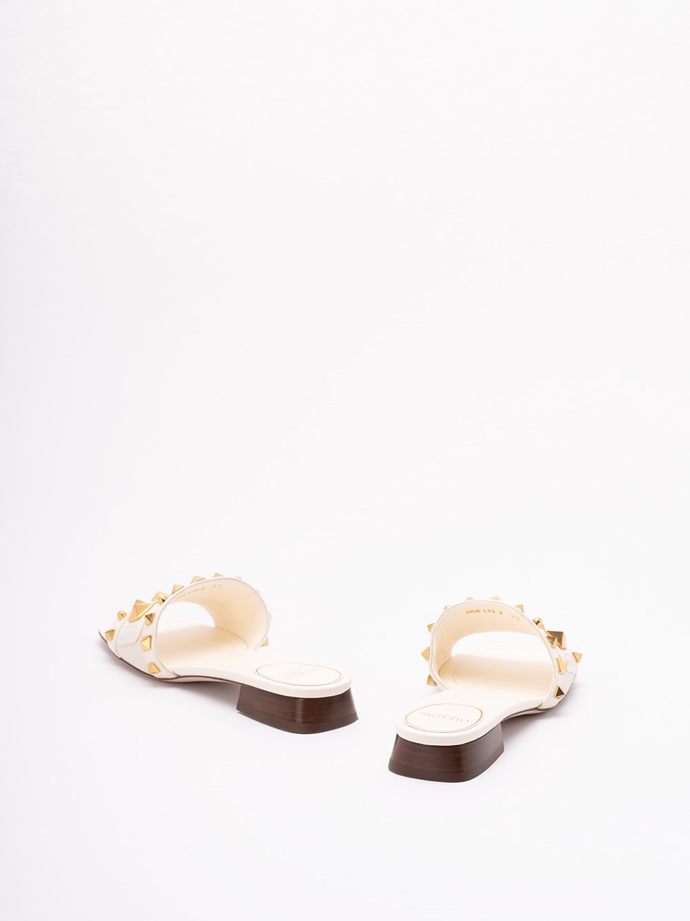 【関税込み】VALENTINO \"Plaster Caster\" slides Plaster Caster studded leather slides in white - Valentino