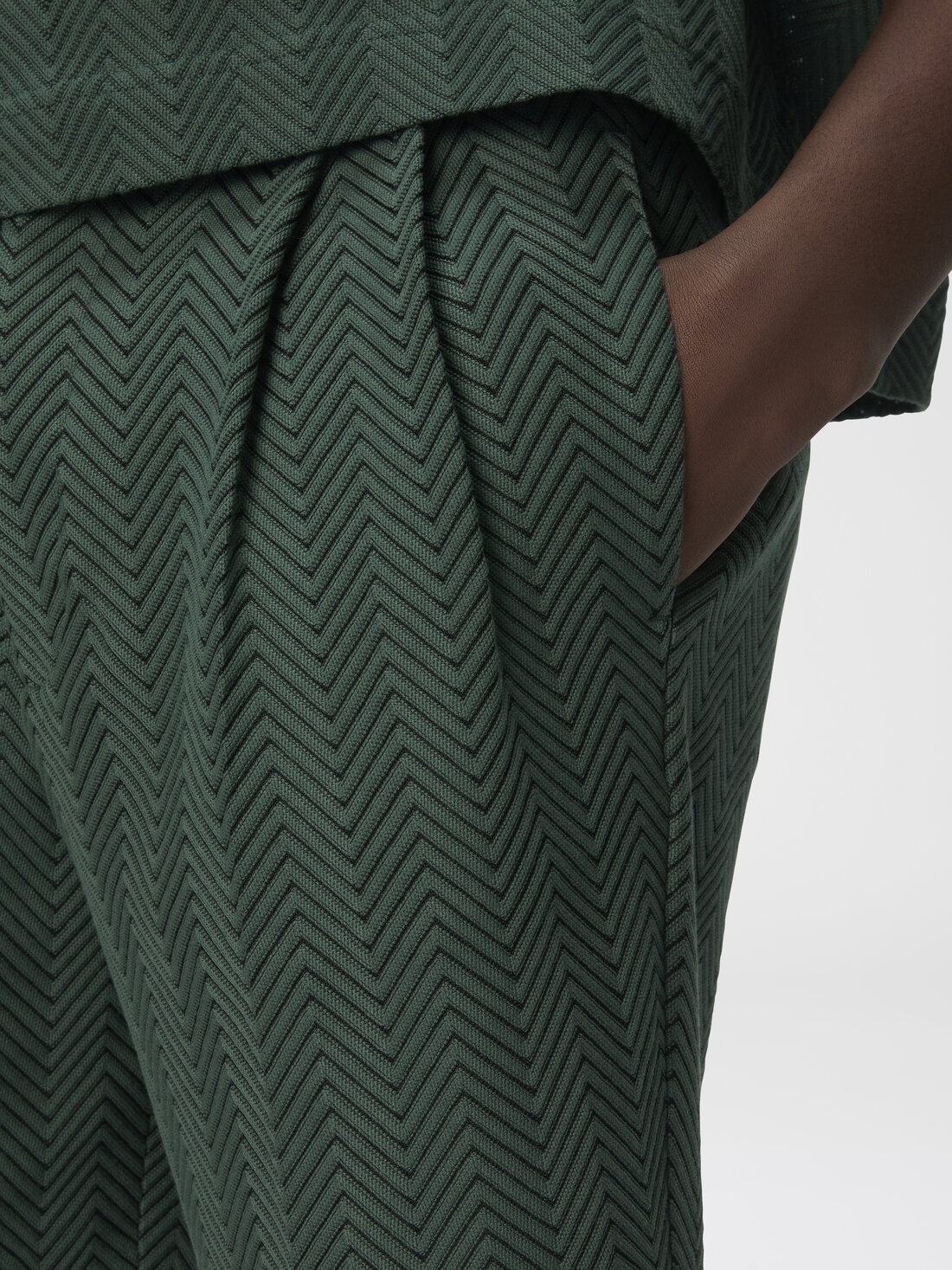 Cotton and viscose shorts with tonal zigzag - 5