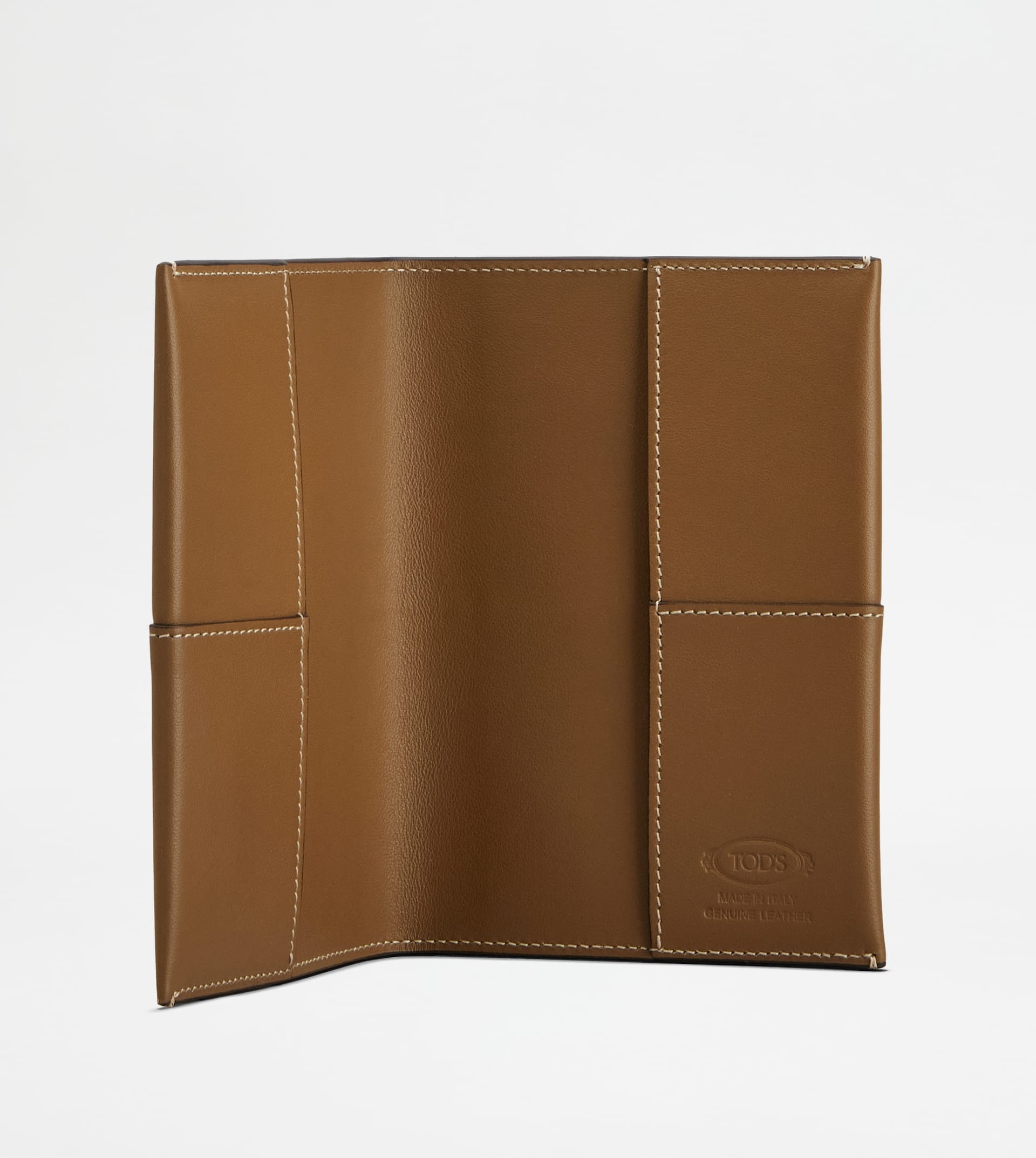 PASSPORT HOLDER IN LEATHER - BROWN - 4