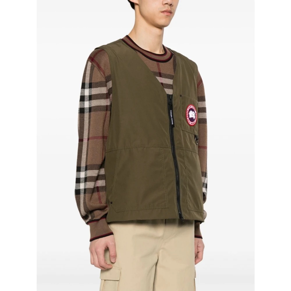 Canada Goose GREEN LIGHTWEIGHT V-NECK SLEEVELESS JACKET | miinto ...