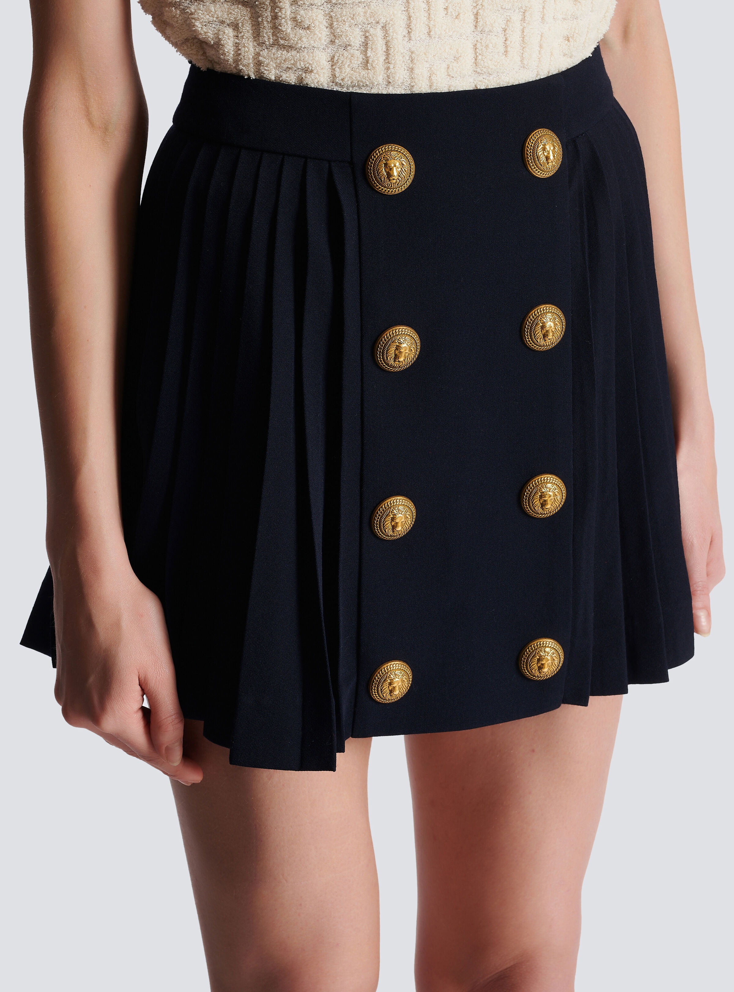 Pleated skirt with two rows of buttons - 6