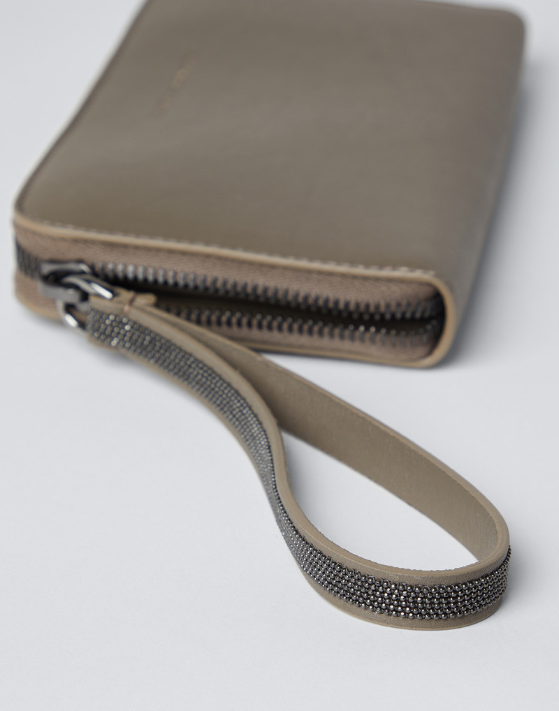 Matte calfskin wallet with precious zipper pull 3