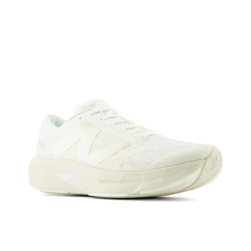 New Balance FuelCell Rebel v4 outlook