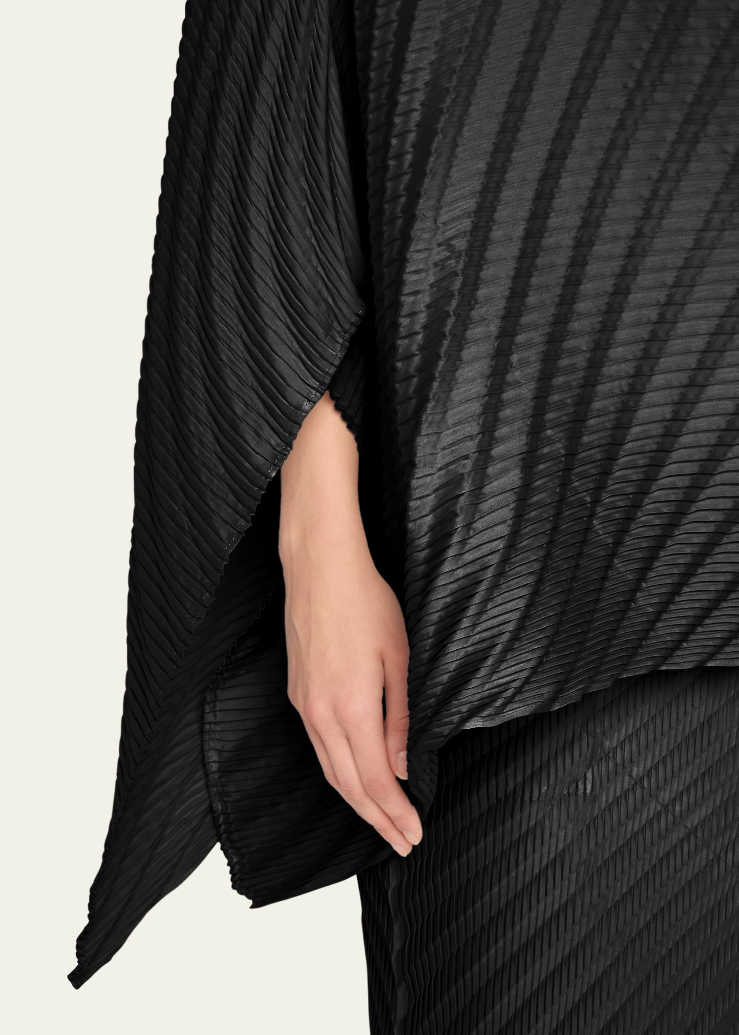 ISSEY MIYAKE Nuance Pleated Poncho | bergdorfgoodman