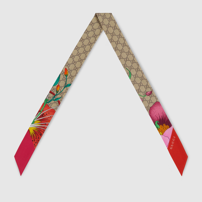 GUCCI Silk ribbon with print outlook