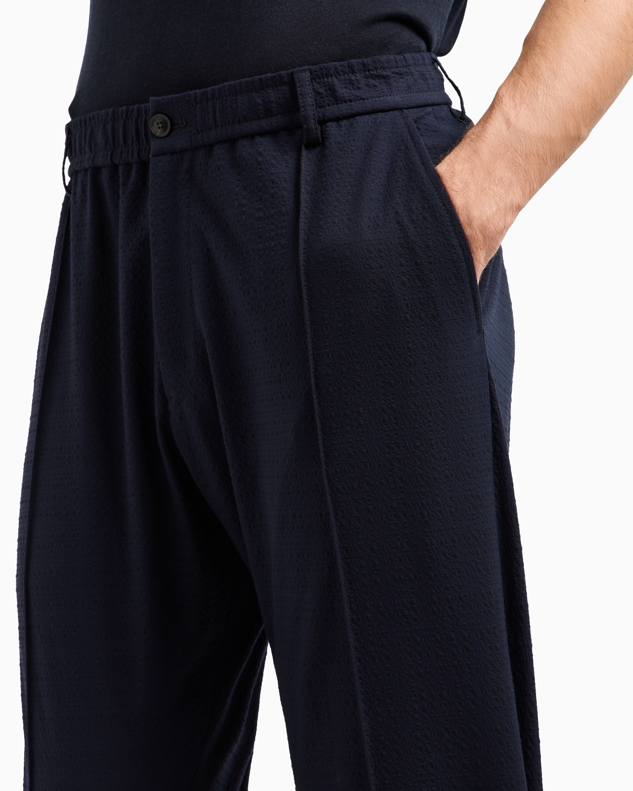 PLEATED TECHNICAL SEERSUCKER FABRIC TROUSERS - 5