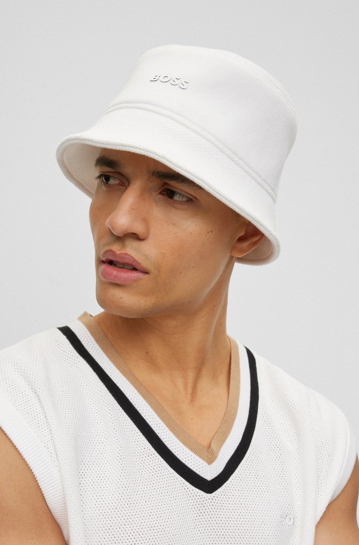 COTTON-PIQUÉ BUCKET HAT WITH LOGO DETAIL - 3