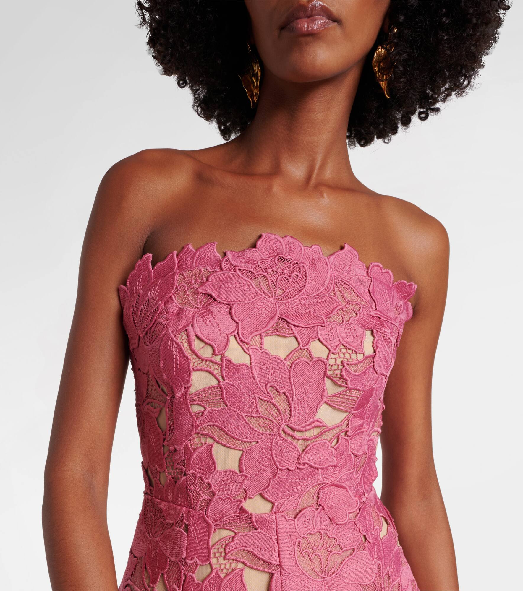 Guipure lace gown - 4