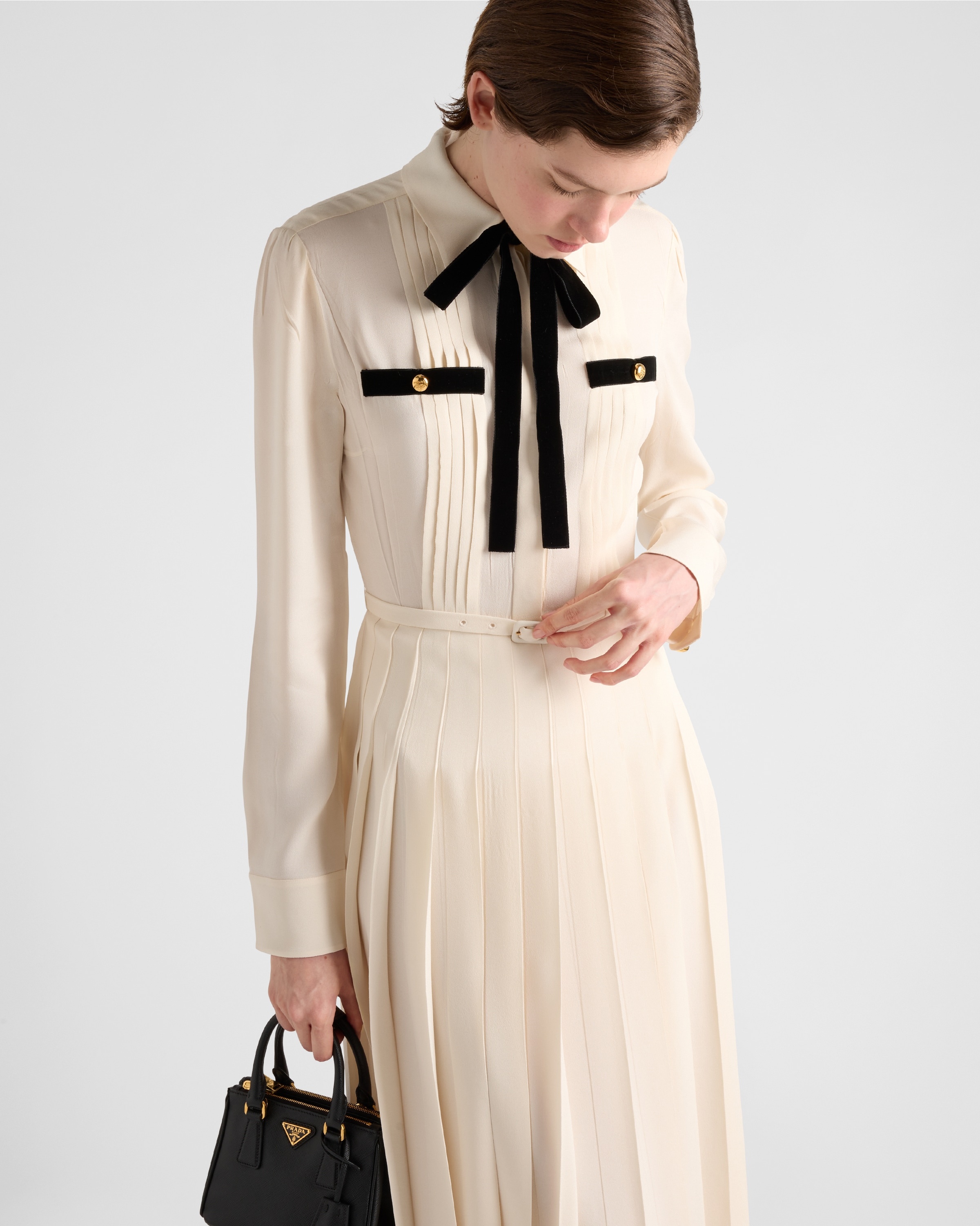 Long pleated satin sablé dress - 3