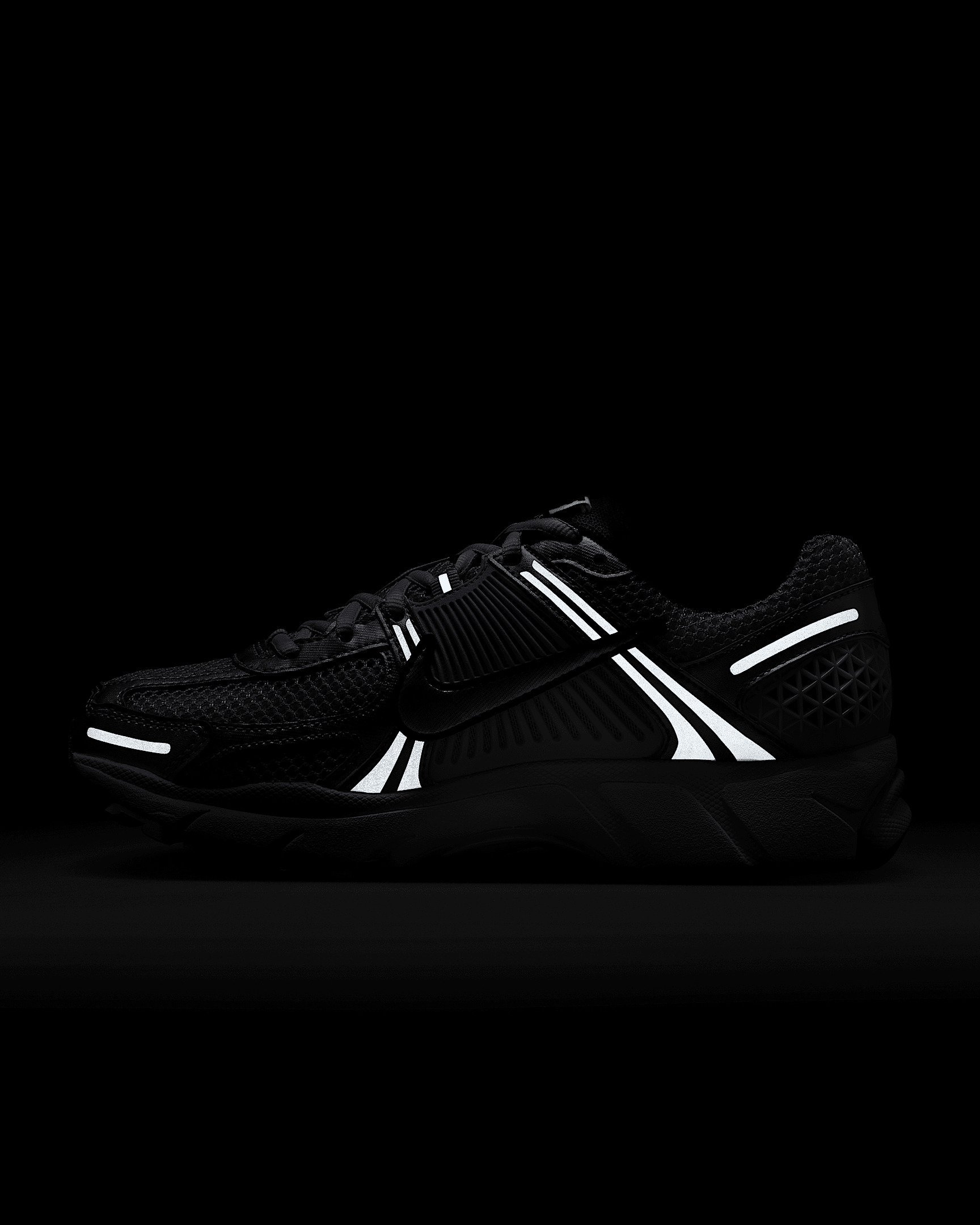 Nike Zoom Vomero 5 Women's Shoes - 12