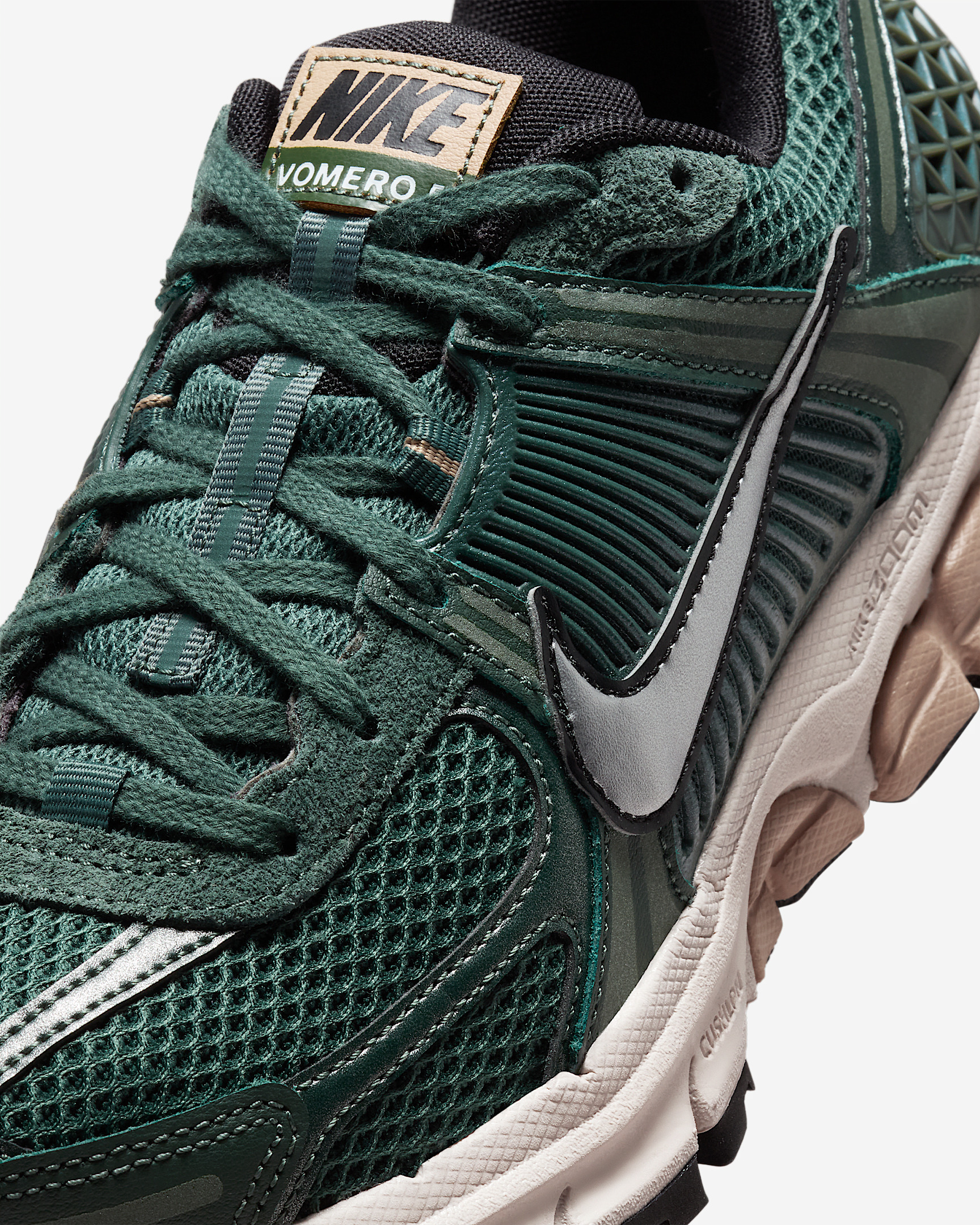 Nike Zoom Vomero 5 Women's Shoes - 7