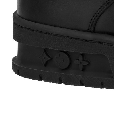 Louis Vuitton LV Trainer Sneaker outlook