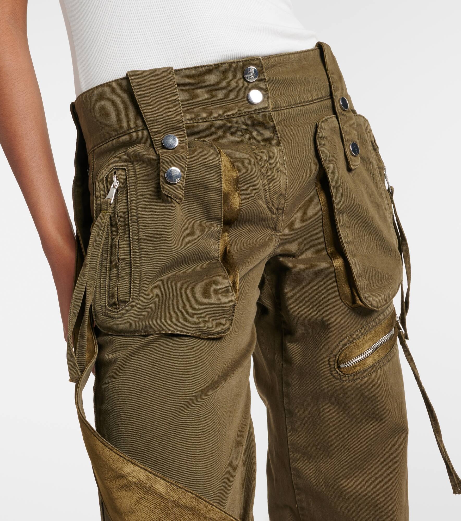 Mid-rise flared cargo jeans - 4