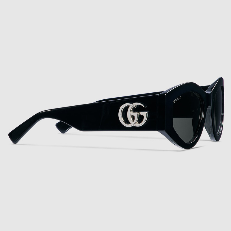 GUCCI Oval frame sunglasses outlook