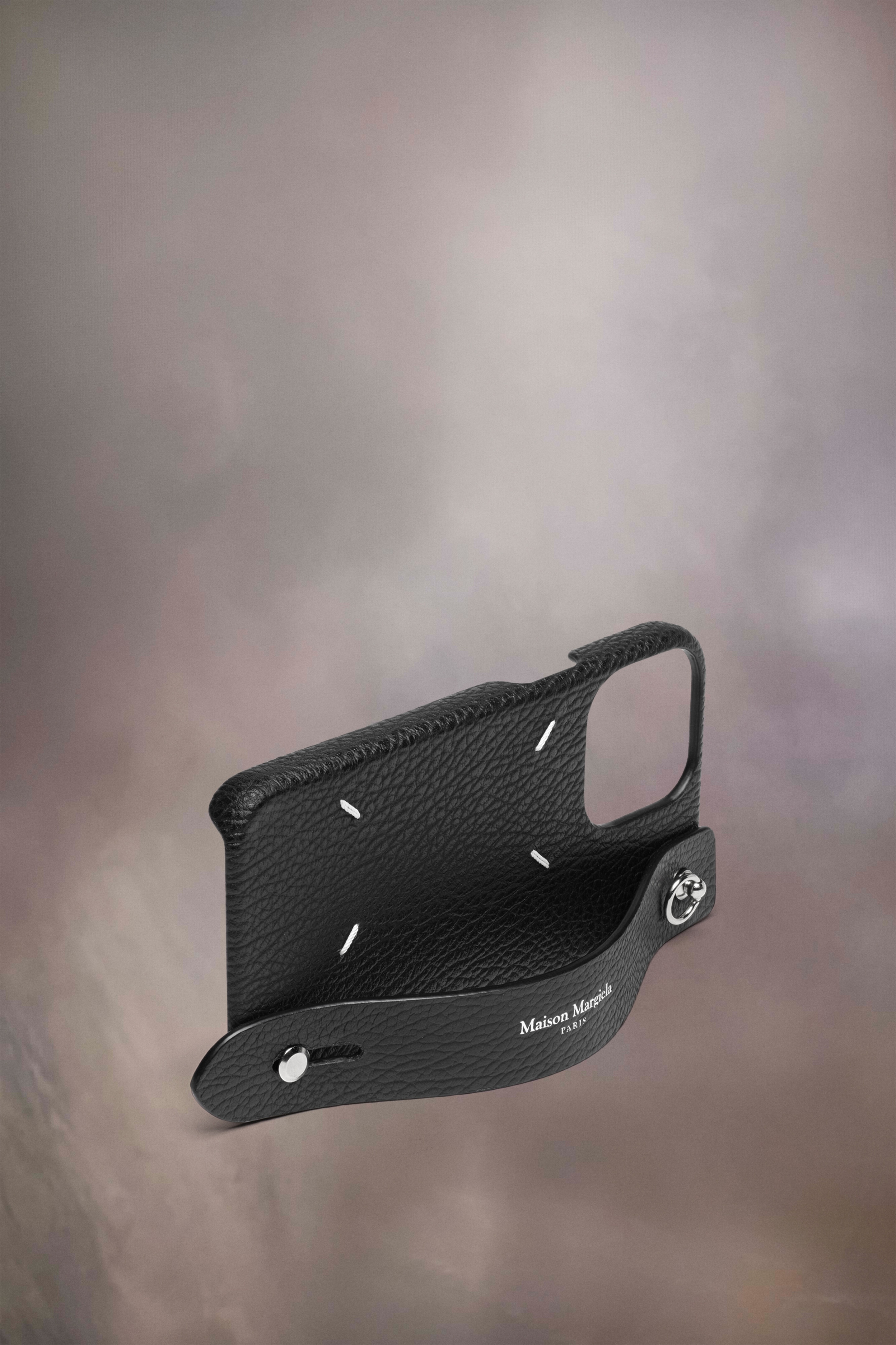 Four stitches phone cover - 3